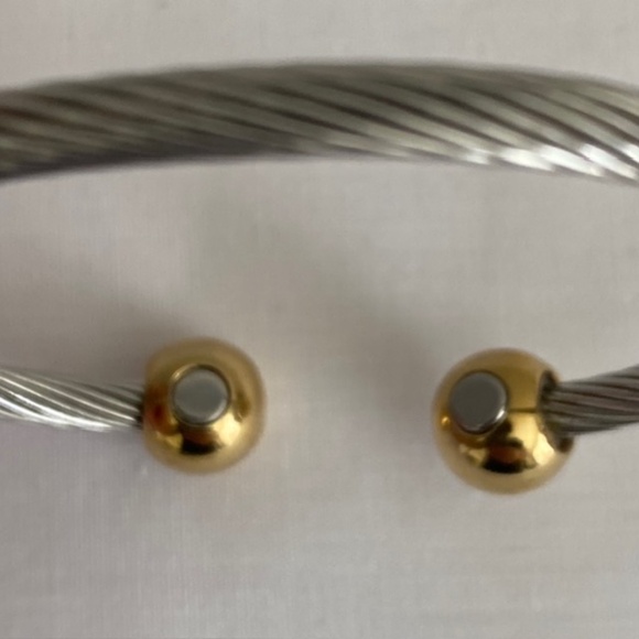 SABONA of England Professional Steel Twist Magnetic Bracelet with Gold Balls - Picture 3 of 5